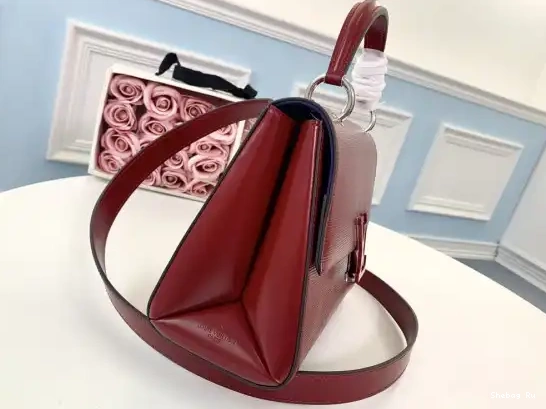 GRENELLE LOUIS VUITTON PM 0620